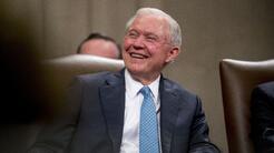 Jeff Sessions buscará la candidatura para recuperar su antiguo escaño en el Senado, según reportes