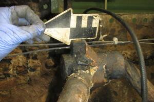 Adentro del submarino Hunley, hundido en 1864 y abierto por primera vez 