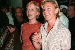 ellen_degeneres_anne_heche.jpeg