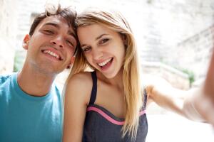 pareja_selfie.jpg