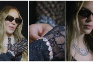 Belinda tiene dos collares y una pulsera iguales