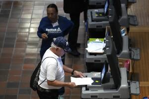 Los votos adelantados en Florida superan los 2.7 millones, con el Partido Republicano liderando con el 43.56% del total de sufragios emitidos hasta el 23 de octubre.