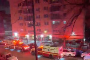 Joven enfrenta cargos por agredir a dos paramédicos que atendían emergencia en El Bronx.