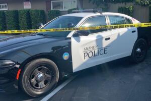 expulsados de un bar policia tiroteo anaheim california