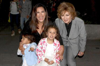 Angelica Vale Dejo De Hablarle En Espanol A Su Hija Y Explica La Razon Famosos Univision