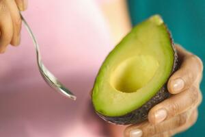 abacate-dieta-cetogenica-0916-1400x800.jpg