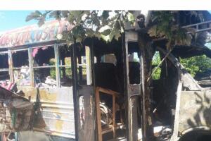 Las autoridades de Brooklyn emitieron imágenes de vigilancia de un hombre que incendió un autobús escolar de colores brillantes que aparece en un popular video musical sobre el orgullo judío. GoFundMe recaudó dos días después casi $ 3,500 para " recuperar el autobús".