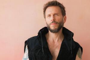 Noel Schjaris confirmado para actuar en los Latin AMAs 2024