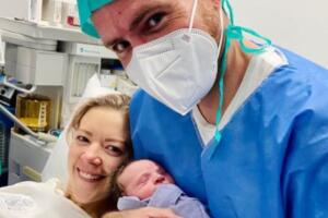 Esta fue la foto con la que Fernanda Castillo celebró un año de vida de su hijo Liam. 