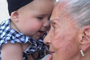 Sharis Cid Kristal Cid abuelita 
