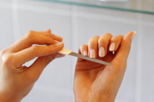 Aprenda como cuidar bem da aparência e da saúde das unhas