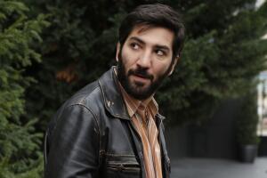 Berkay Ateş como Cengiz Yıldız