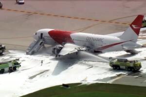 Avión se incendia en aeropuerto de Ft. Lauderdale.
