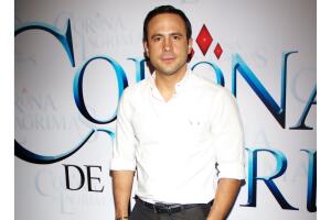 ulises-de-la-torre-fotos-actor-corona-lagrimas.jpg