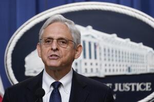 El fiscal general Merrick Garland habla sobre el allanamiento a la casa de Trump.