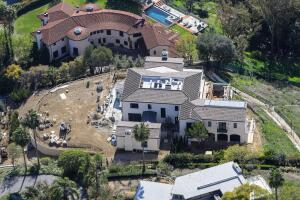 EXC Justin & Hailey Bieber mansion in LA
