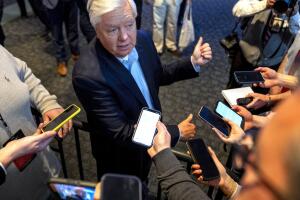 El veterano senador de Carolina del Sur, Lindsey Graham, es de los que prefirió apoyar a Trump en vez de a Haley.