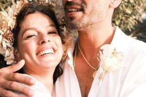 La boda de Özge Özpirinçci y Burak Yamantürk