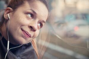 salud oidos audifonos