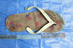 Ropas en fosas comunes