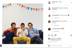 Jonathan Bailey y personajes de Bridgerton.jpg
