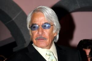 10620-EnriqueRocha-AmoresVerdaderos002-2012.jpeg