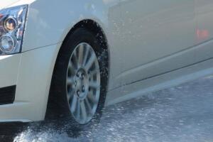 Tips para cuidar y controlar los neumáticos del coche