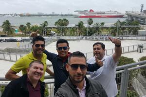 El Show de Raul Brindis en Miami para Premio Lo Nuestro