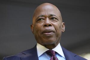 Eric Adams se retira de la contienda por la alcaldía de Nueva York