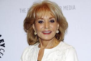 Barbara Walters se convirtió en una estrella del periodismo y alcanzó el nivel de celebridad.