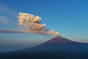 El volcán Popocatépetl hizo erupción y cambió planes de Chivas
