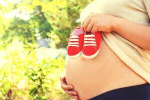 gravida-sapatinho-bebe-1218-1400x800.jpg