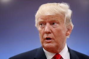 El presidente Donald Trump se distancia de la posibilidad de una reforma migratoria.