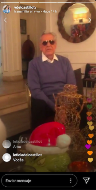 Este no es el único trabajo que su hija le ha ofrecido. Gracias a ella también le llegó un guion para una película.