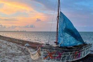 migrant sailboat may 31 cropped