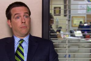 Andy Bernard (Ed Helms) en ‘The Office’ - Actores invitados que se volvieron personajes recurrentes.jpg