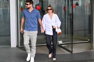 Piqué y Clara Chía no respondieron preguntas de la prensa tras salir de los juzgados.