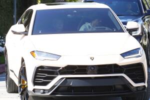 EXC Justin & Hailey Bieber mansion in LA