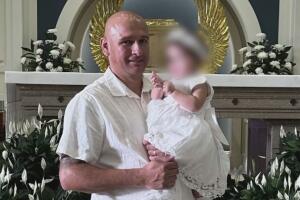 El hombre tiene una petición I-130 aprobada y una solicitud de asilo aún pendiente.