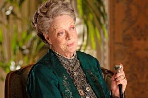 ancianitas-de-la-television-imposibles-de-olvidar-violet-crawley-downton-abbey.jpg