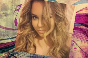 Chiquis es la queen de las selfies and we love it!