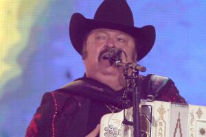 Presentan demanda a Ramón Ayala por 25 millones de dólares ante caso de presunto abuso