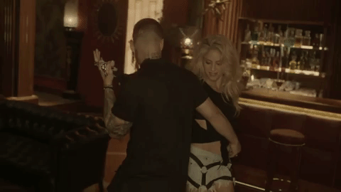 shakira y maluma bailando chantaje