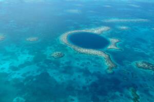 Grande Buraco Azul 0422 1400x800