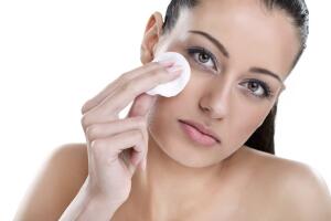 como-remover-maquillaje 2.jpg