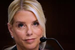 Pam Bondi afirmó que dependencias como el FBI van hacia Minneapolis. 