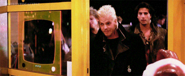 vampiros-lost-boys.gif