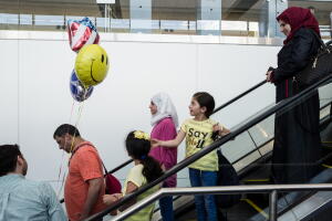 Una familia de refugiados llega a Detroit, Michigan, luego de tres años como refugiados en Jordania.