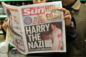 disfraz-principe-harry-nazi.png