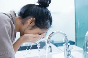 salud manias uñas pelos